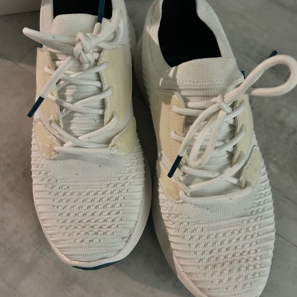 Vessi Everyday Move Waterproof Sneakers // Size 8 - Picture 3 of 4
